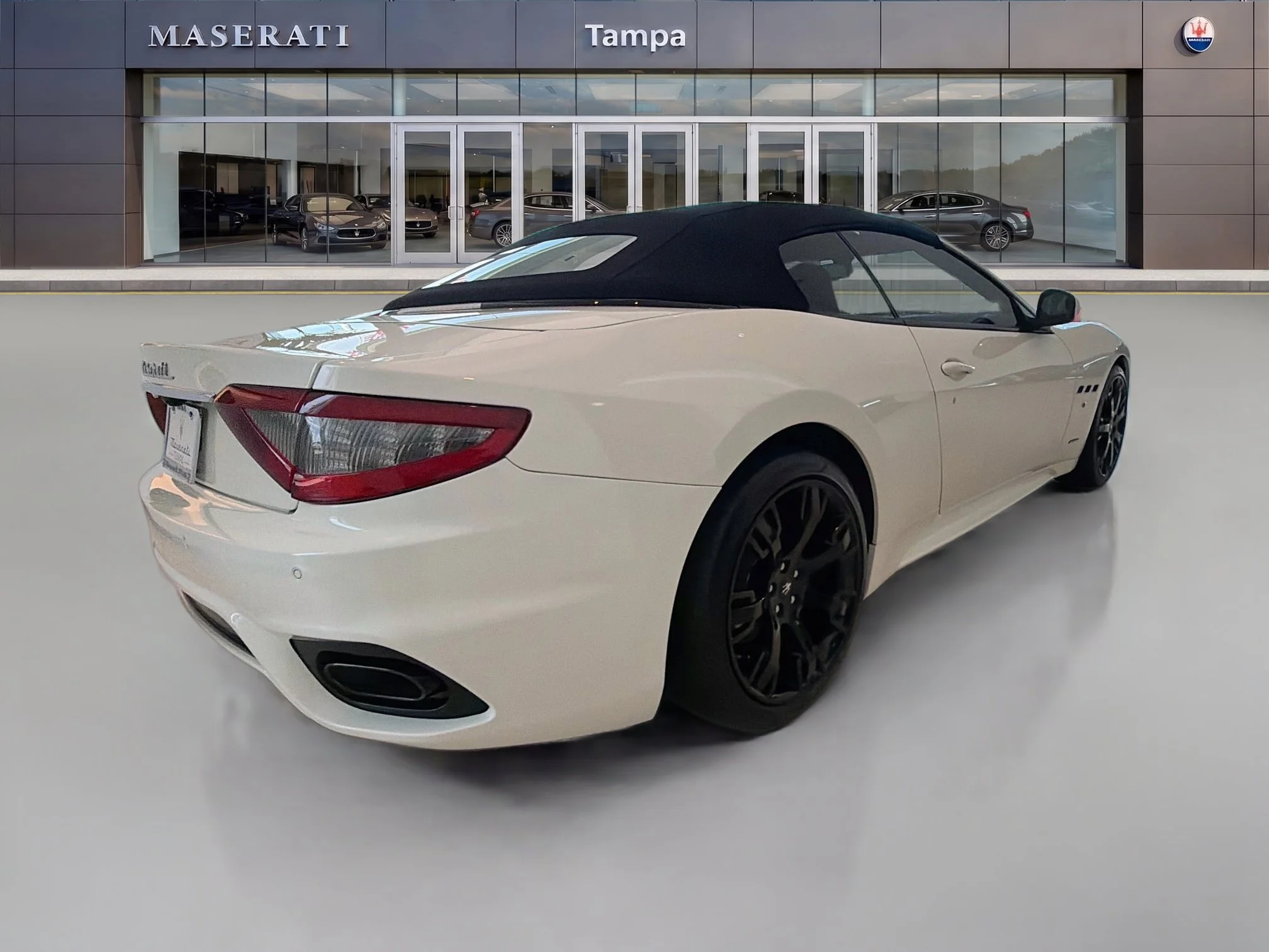 Used 2018  Maserati Sport image 3