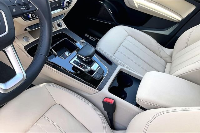 Used 2024  Audi 40 Premium Plus image 14