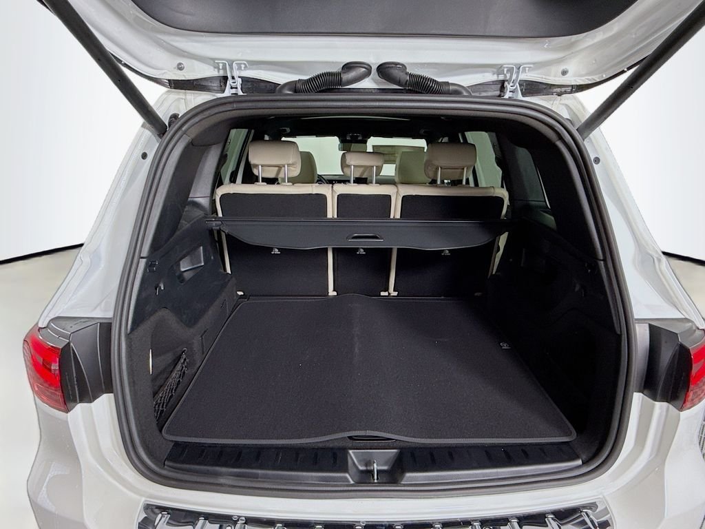 Used 2025 White Mercedes-Benz GLB 250 image 26