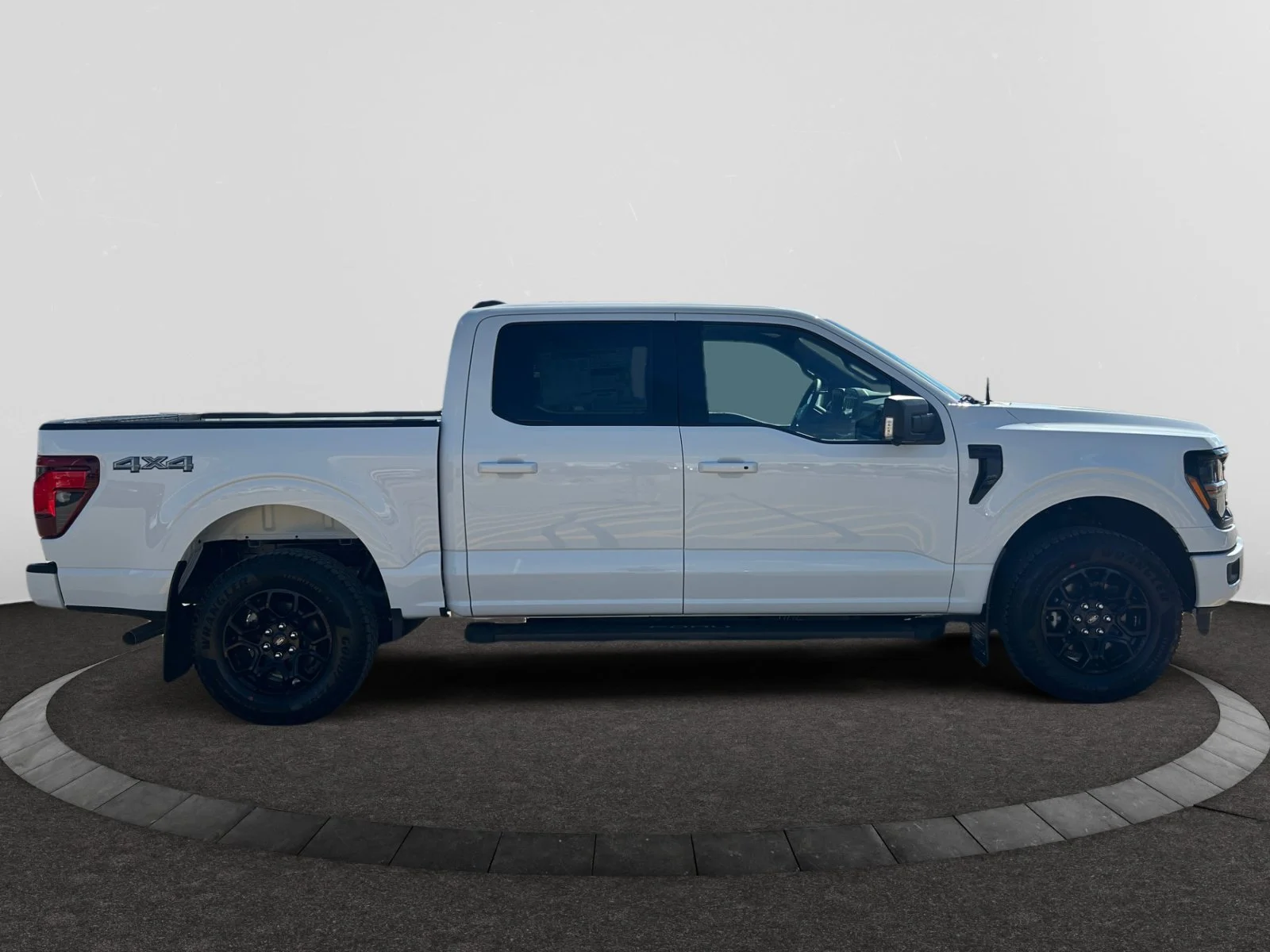 New 2026 Oxford White Ford XLT image 6