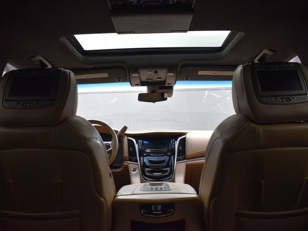 2017 CADILLAC ESCALADE - Image 30