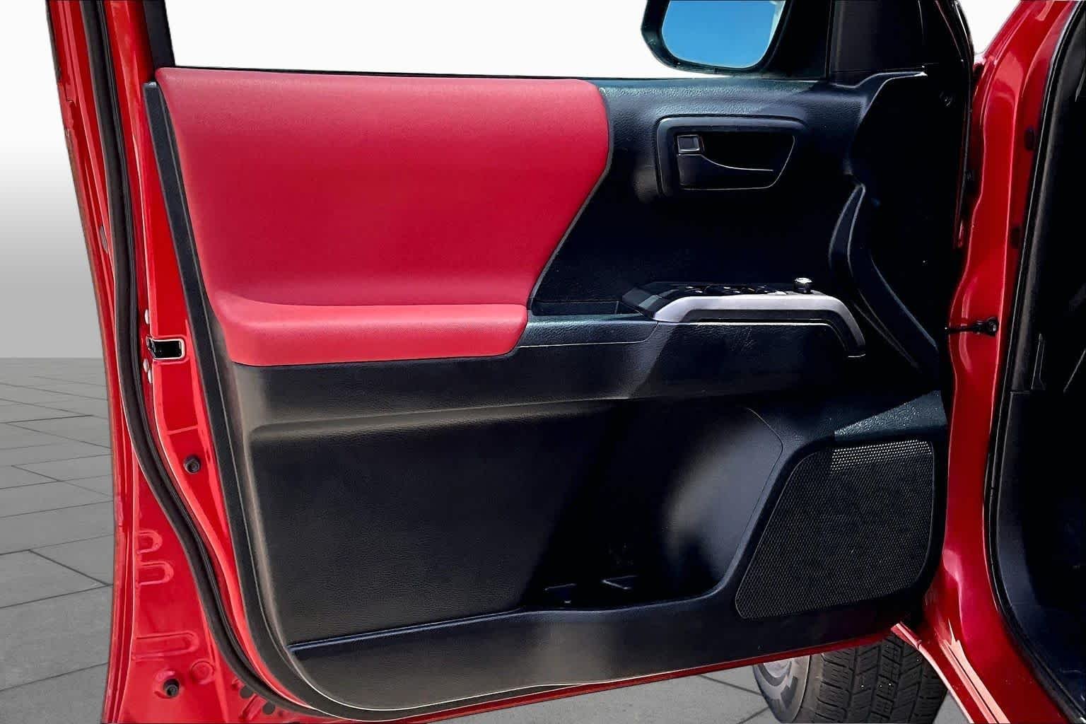 Used 2016 Barcelona Red Metallic Toyota SR5 image 22