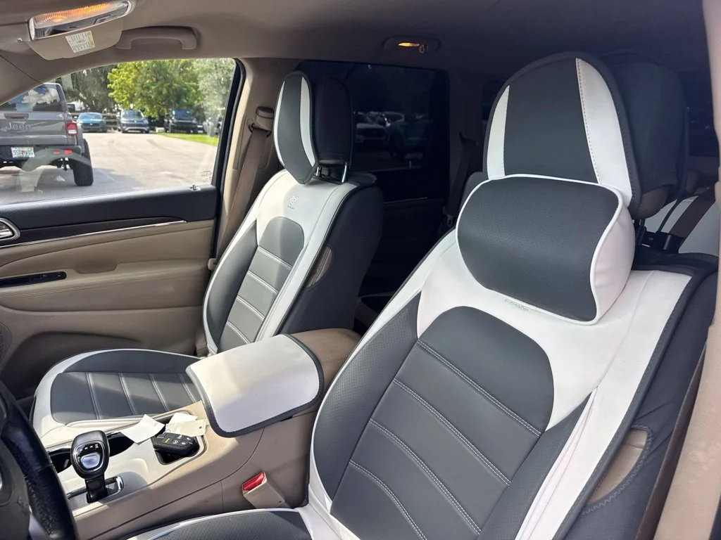 Used 2014 Bright White Clearcoat Jeep Limited image 10