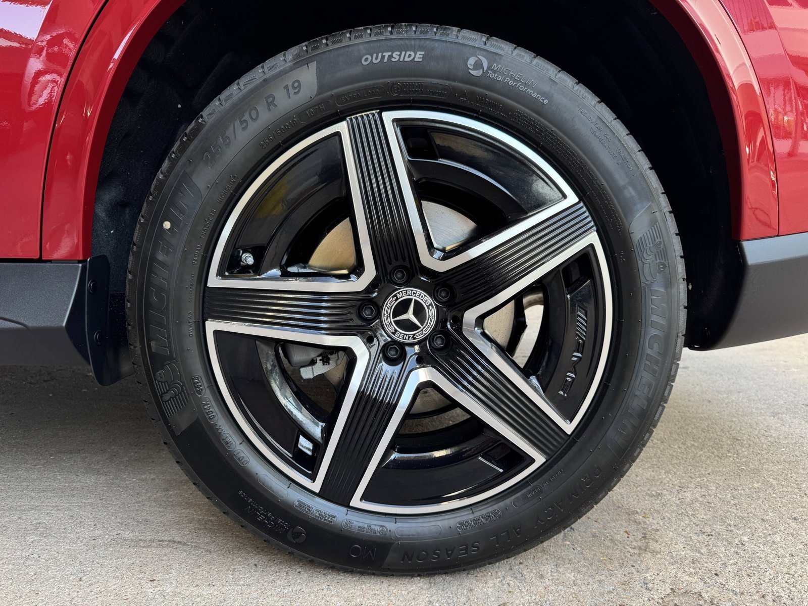 New 2026 MANUFAKTUR Patagonia Red Metallic Mercedes-Benz GLC 300 image 47