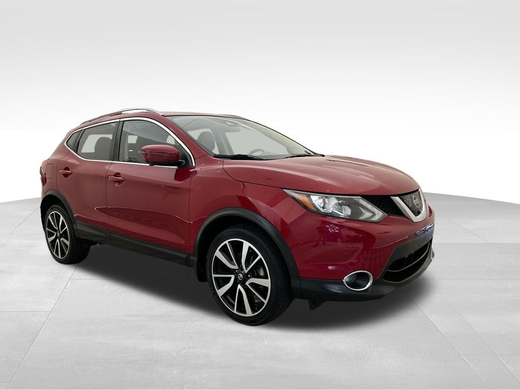 Used 2018 Red Nissan SL image 7