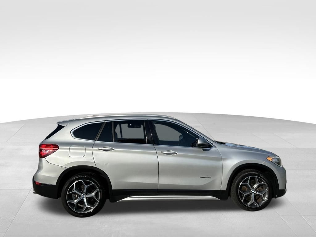 Used 2018 Silver BMW xDrive28i image 7