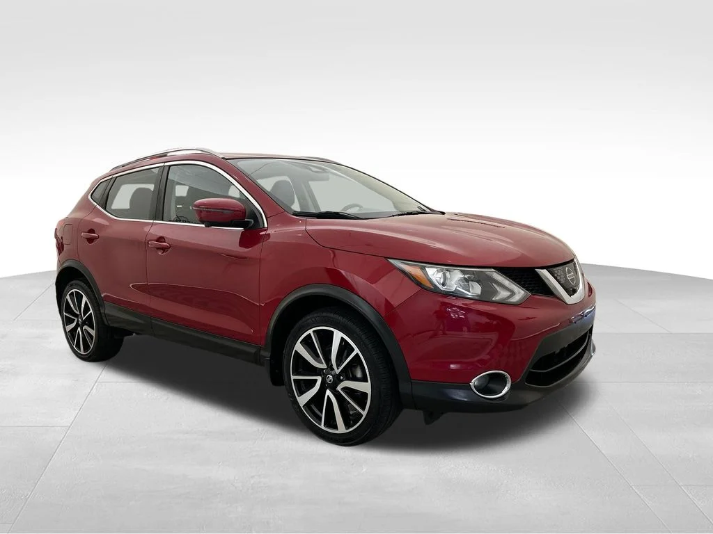 Used 2018 Red Nissan SL image 7