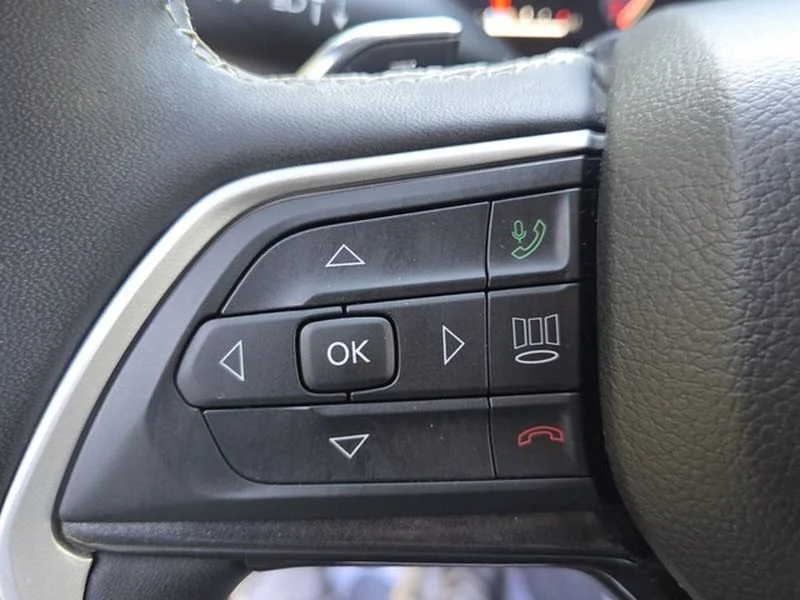Used 2023 Bright White Clearcoat Jeep Laredo image 25