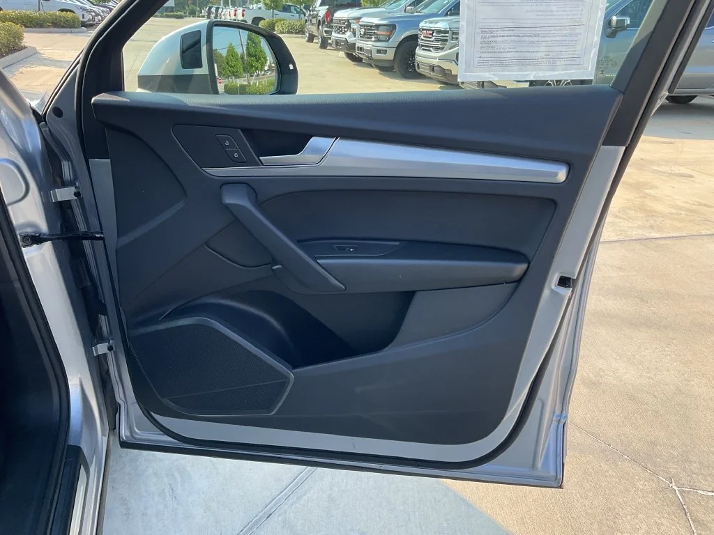 Used 2025 Black Audi 45 S line Premium image 17