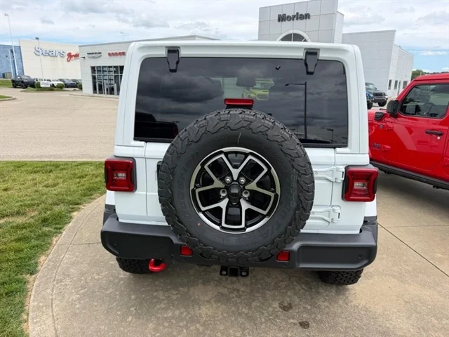 New 2026 Bright White Clear-Coat Exterior Paint Jeep Rubicon image 4