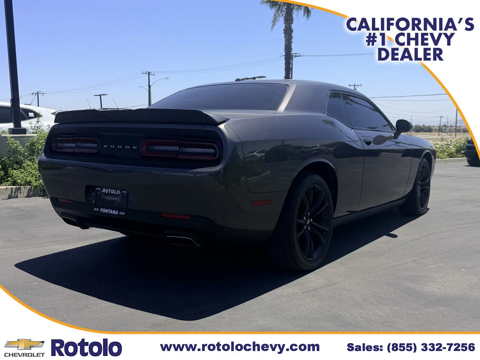 Used 2018 Granite Pearlcoat Dodge SXT image 6