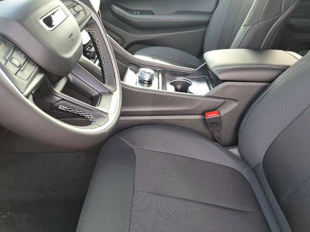 New 2026 Velvet Red Pearl-Coat Exterior Paint Jeep Laredo image 17