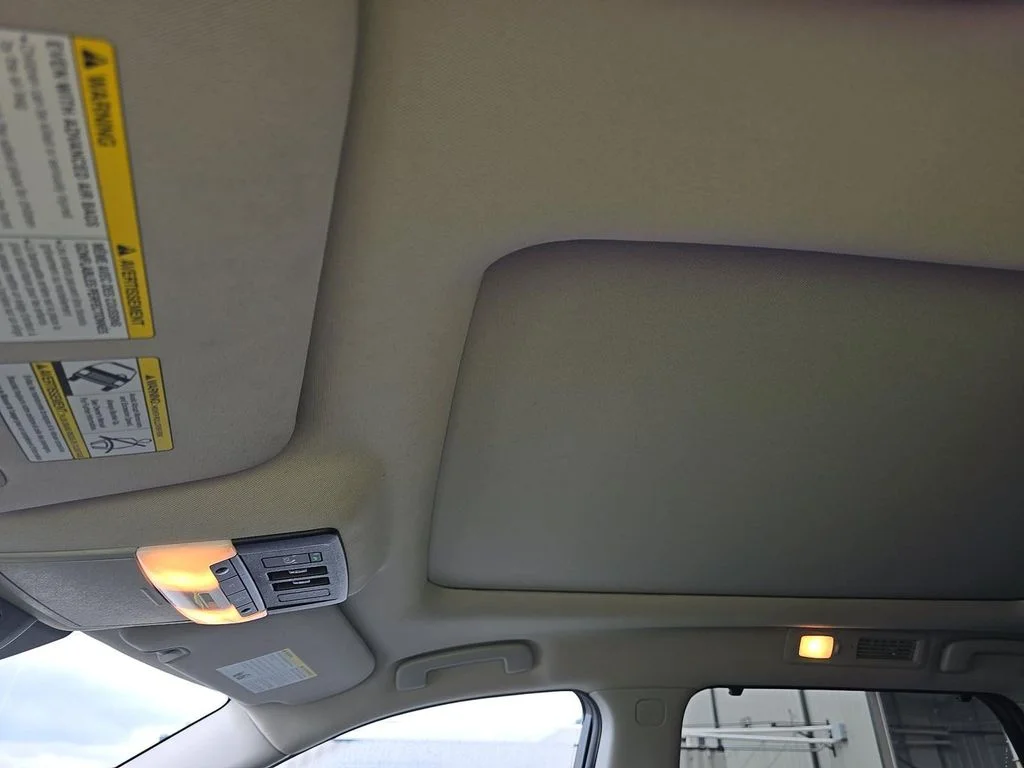 Used 2025 Beige Nissan Platinum image 5