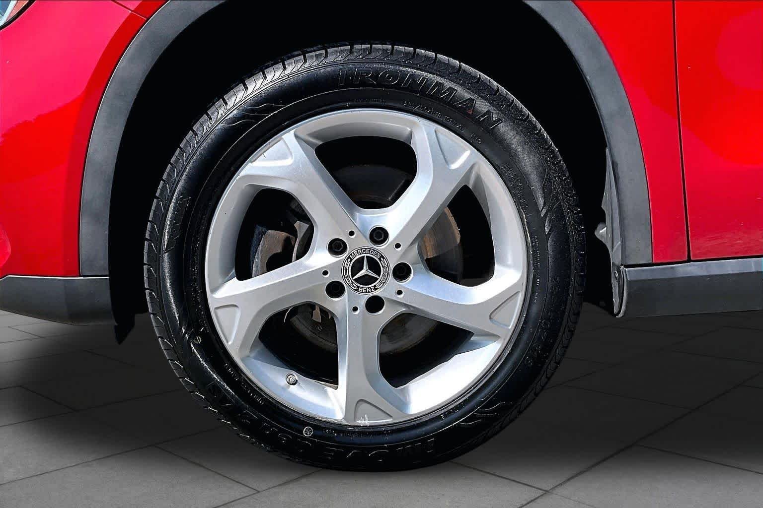 Used 2018 Jupiter Red Mercedes-Benz GLA 250 image 11