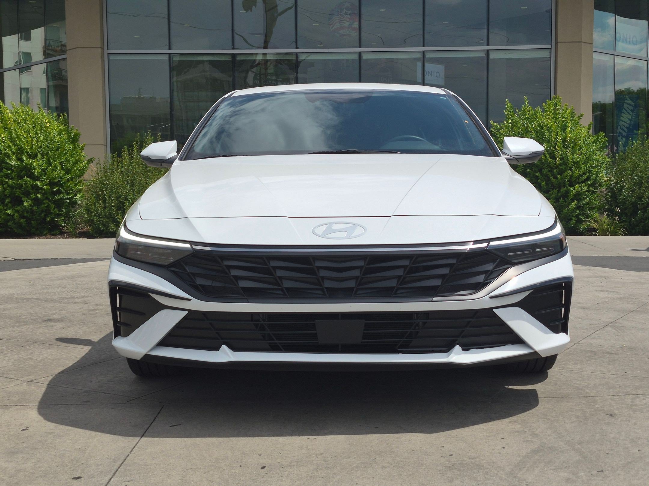 2026 Hyundai Elantra Limited - Photo 10