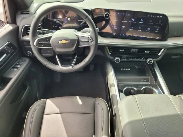 2025 Chevrolet Suburban Premier - Photo 17