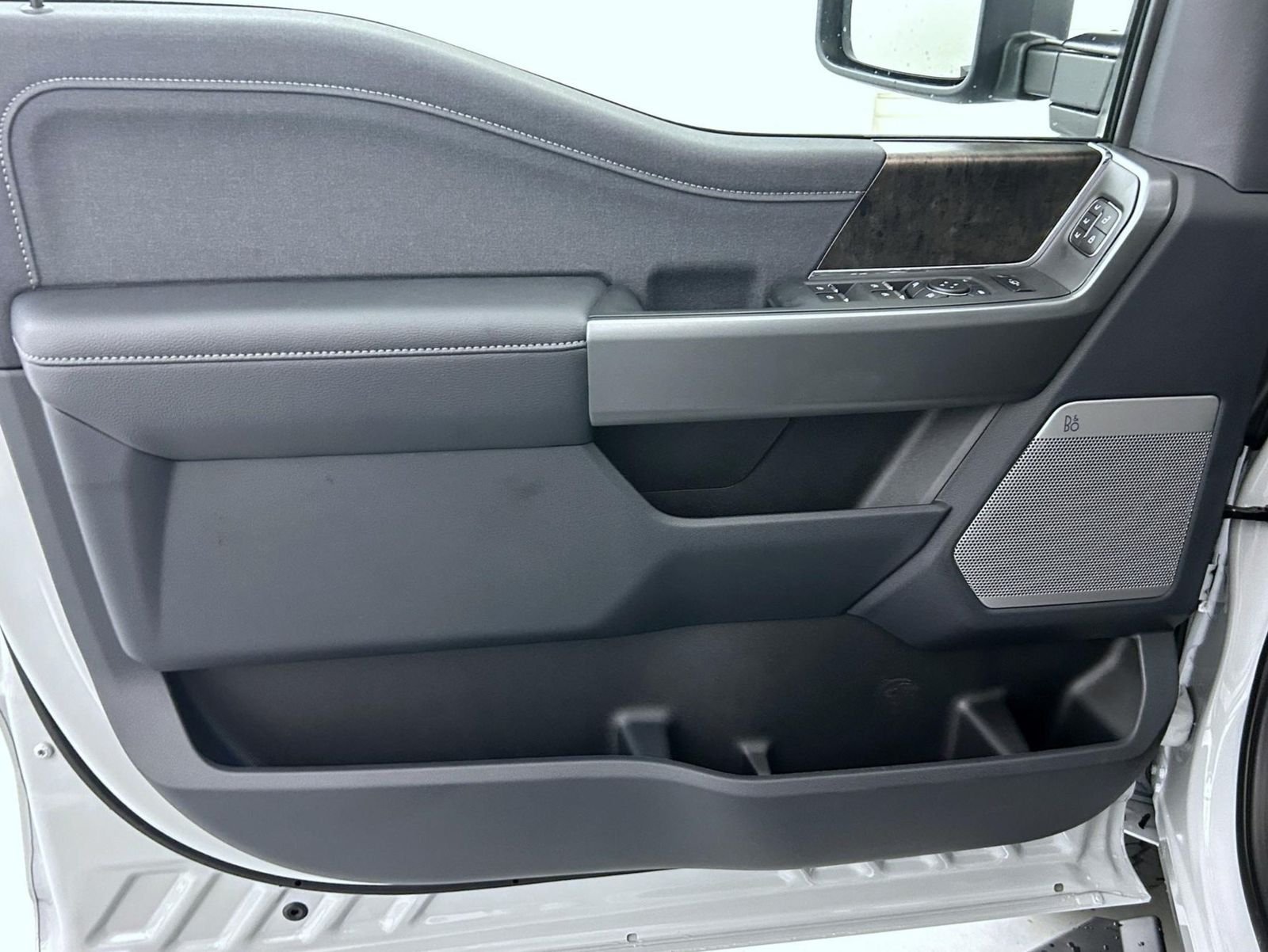 New 2026 Avalanche Ford Lariat image 9