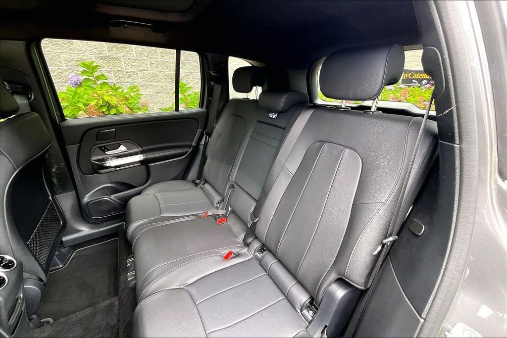 Used 2026 Gray Mercedes-Benz GLB 250 image 28