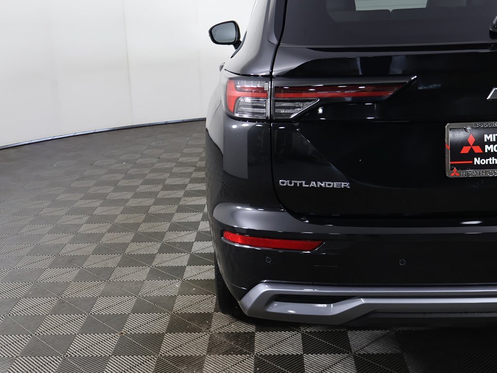 Used 2025 Black Mitsubishi SEL image 18