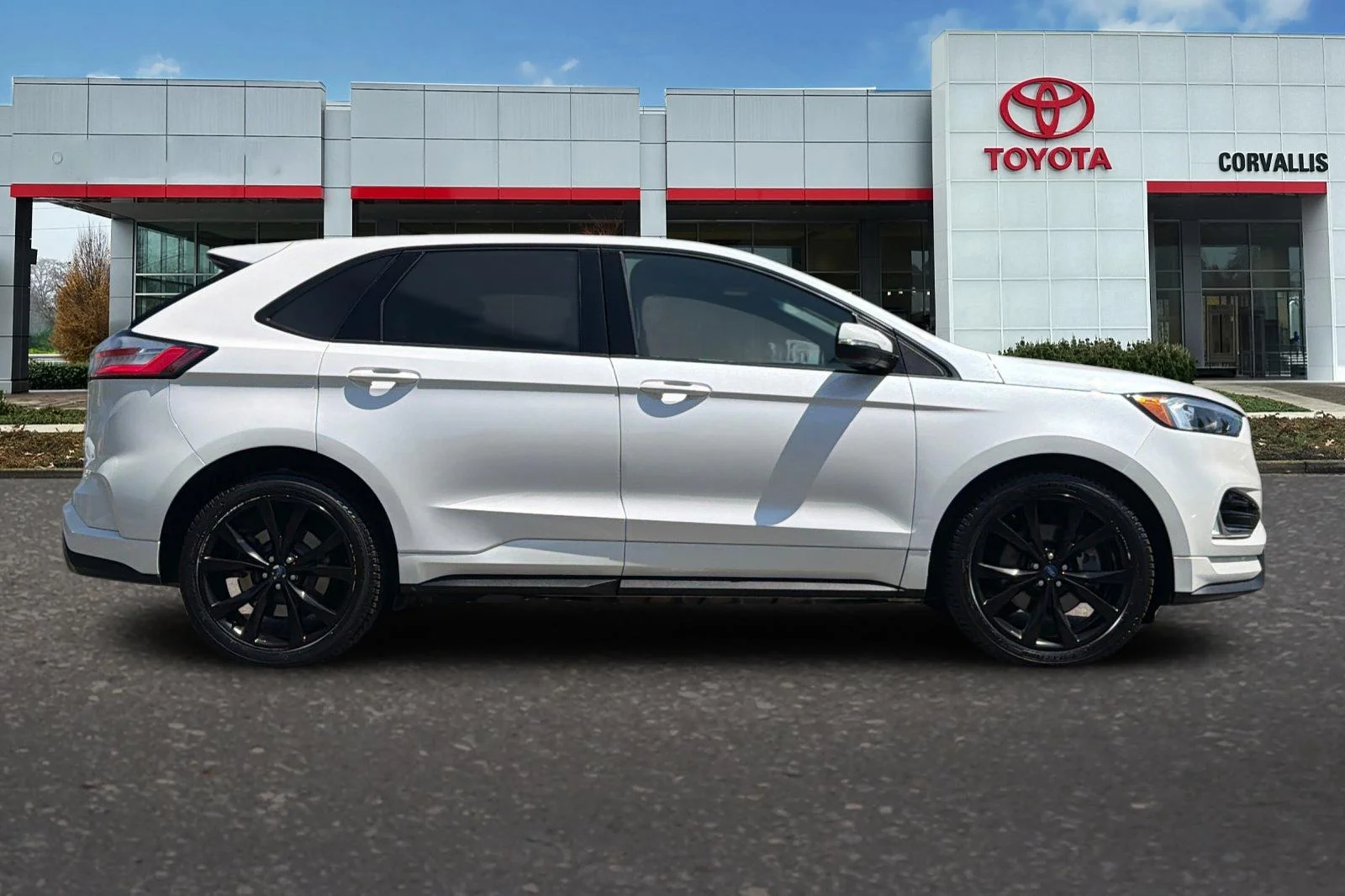 Used 2019 White Ford ST image 3