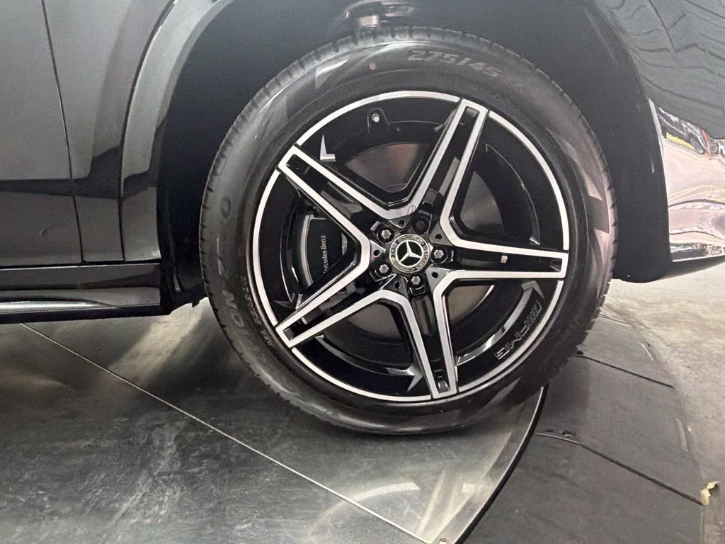 New 2027 Black Mercedes-Benz GLS 450 image 9