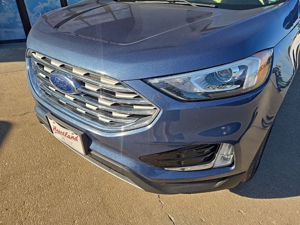 Used 2019 Blue Ford SEL image 16