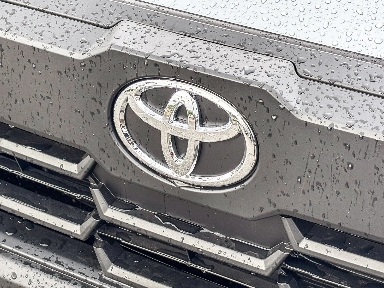 New 2026 Sonic Silver Toyota L image 9