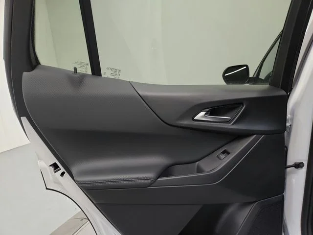 New 2027 White Chevrolet LT image 23