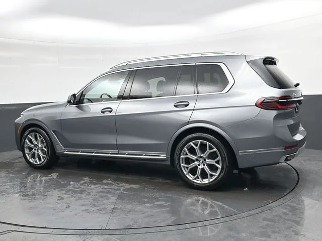 Used 2024 Gray BMW xDrive40i image 6