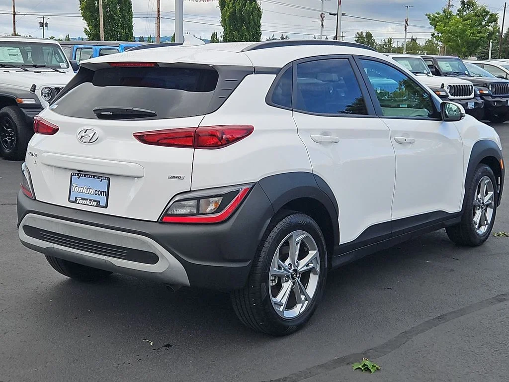 Used 2023 Lunar White Hyundai SEL image 6