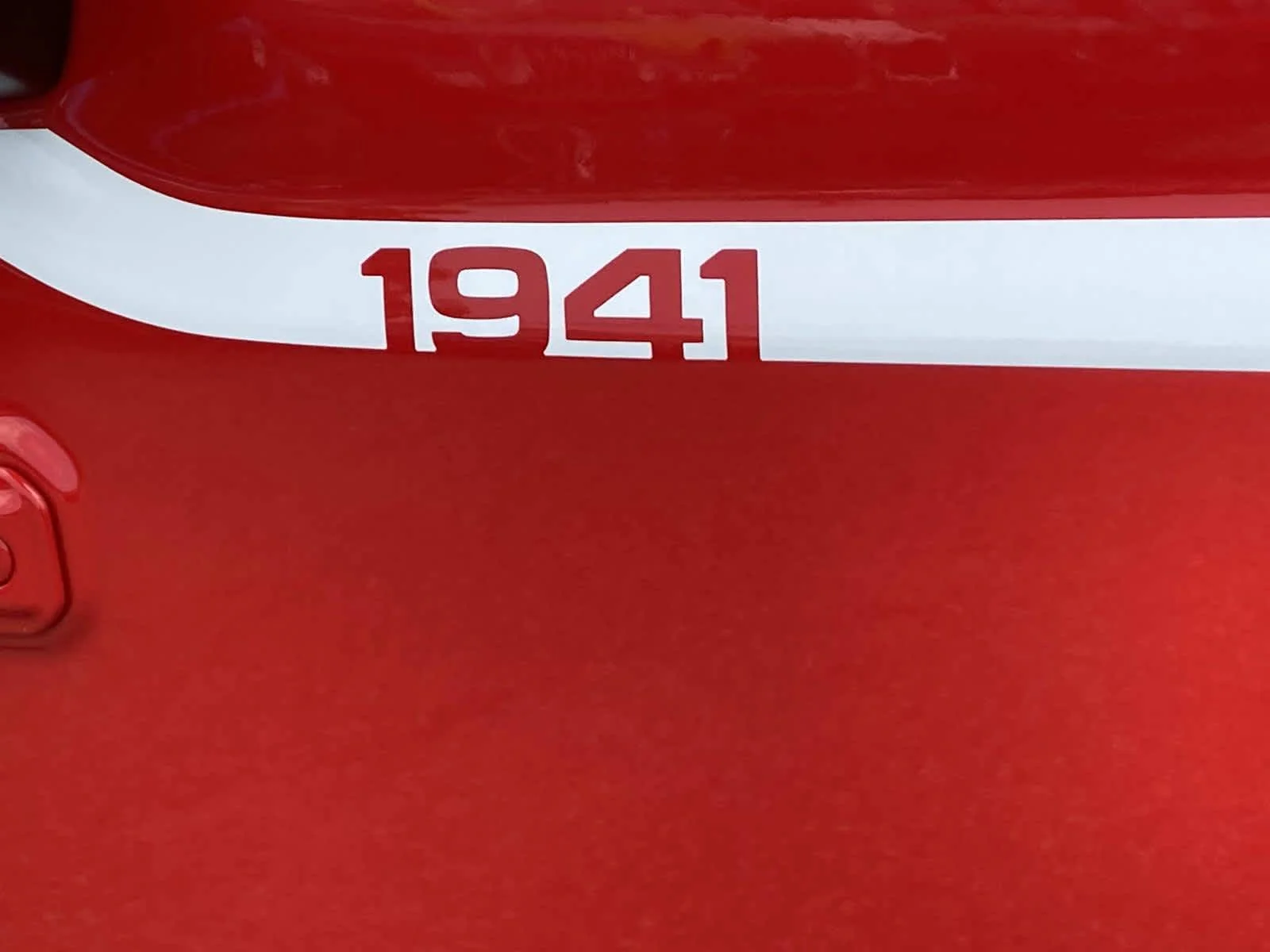 New 2026 Firecracker Red Clear-Coat Exterior Paint Jeep Sahara image 7