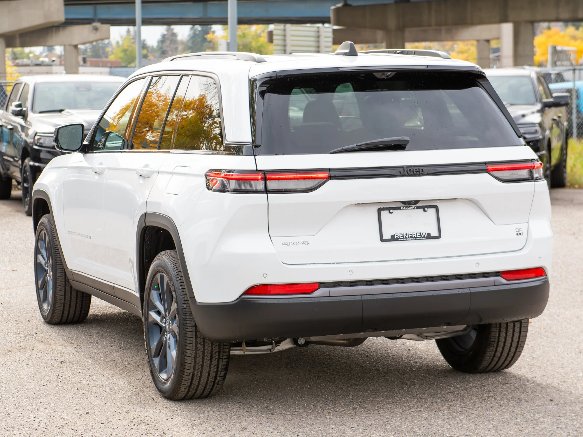 New 2026 White Jeep 85th Anniversary* 4x4, Trailer Tow Pkg, Turbo, Panoramic Sunroof image 5