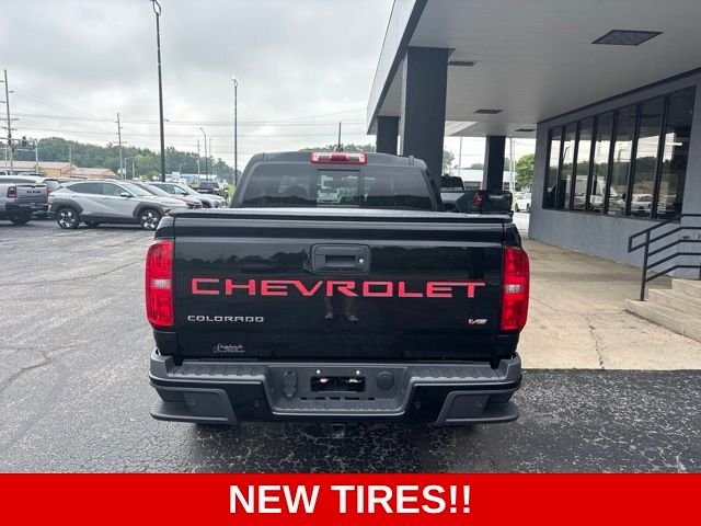 Used 2022 Black Chevrolet Z71 image 9