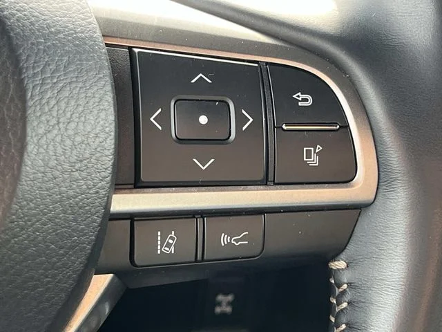 Used 2023 Gray Lexus 460 image 40