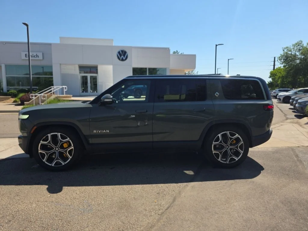 Used 2022  Rivian Launch Edition image 2