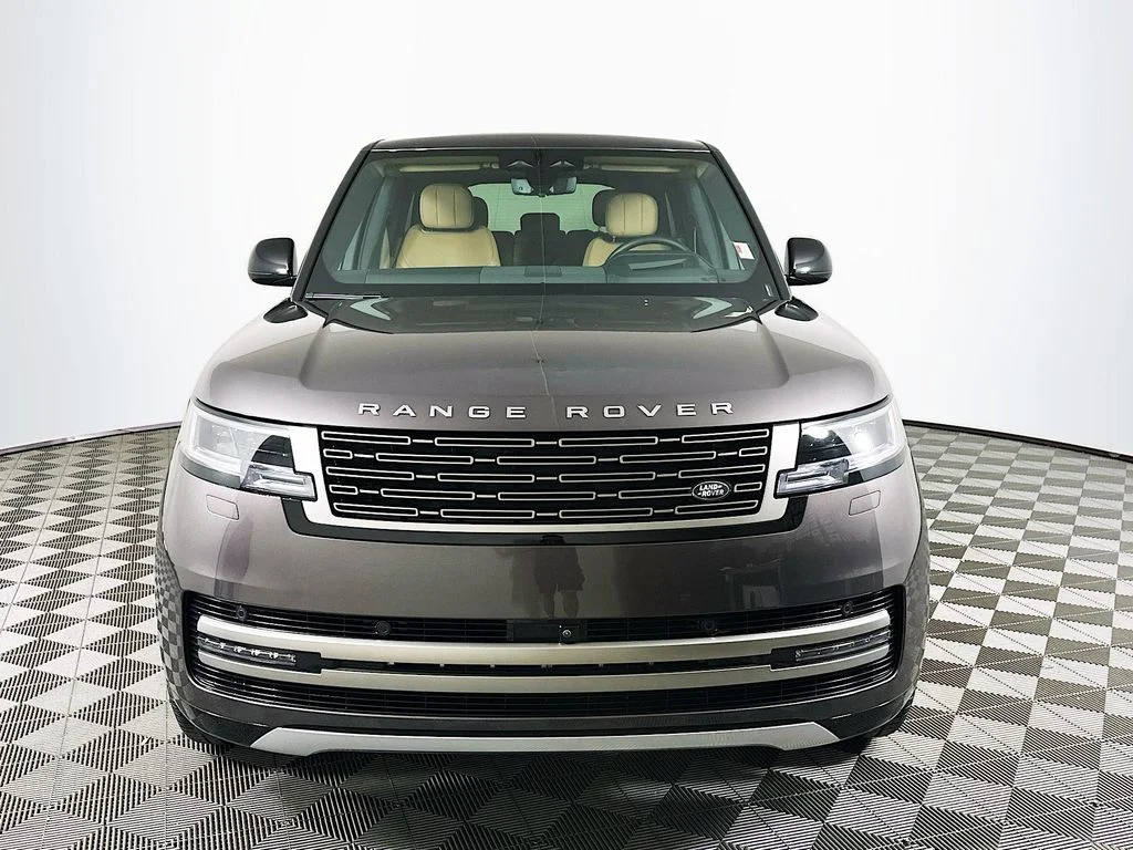 Used 2024 Carpathian Gray Premium Metallic Land Rover SE image 2