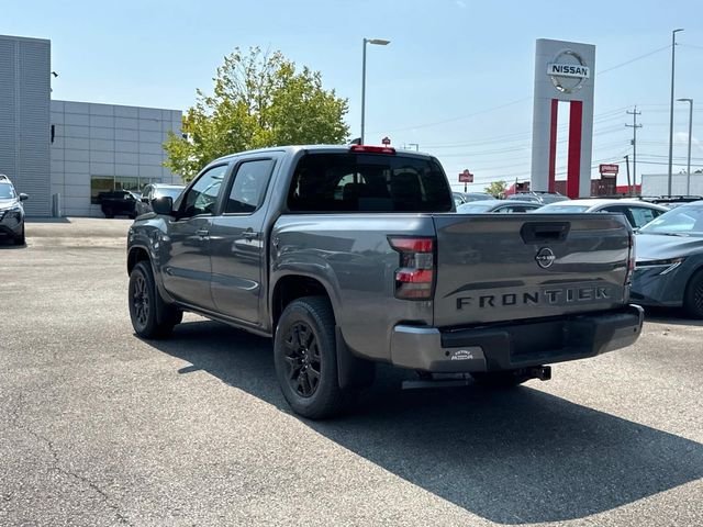 New 2026 Gun Metallic Nissan Crew Cab SV image 6