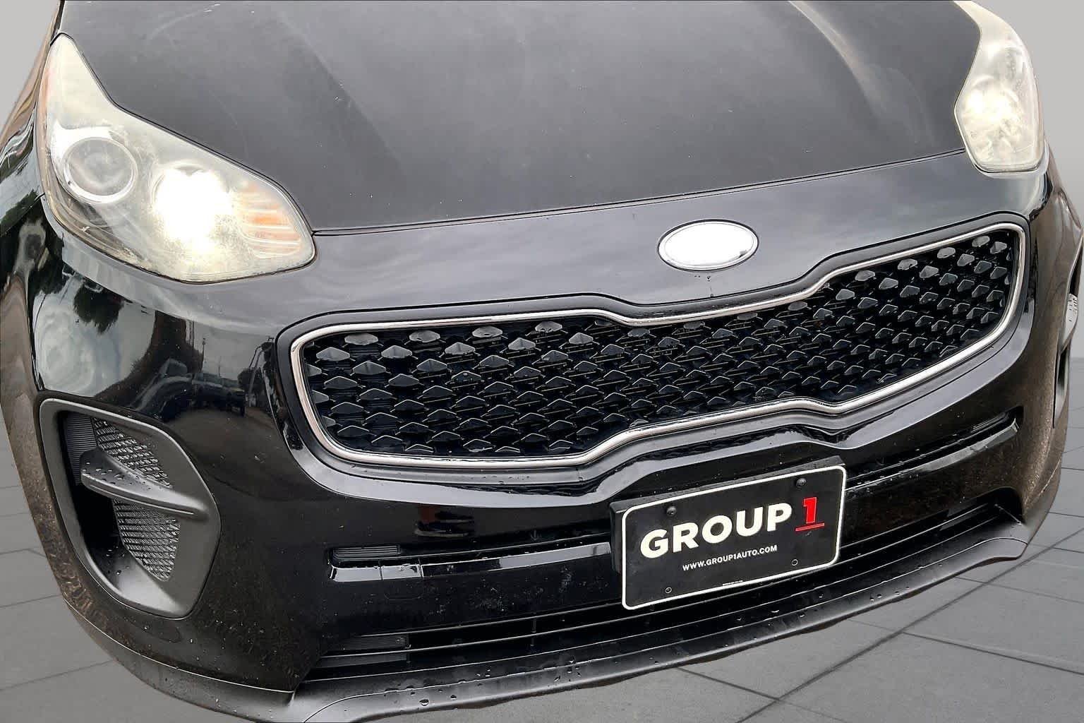 Used 2017 Black Cherry Kia LX image 27