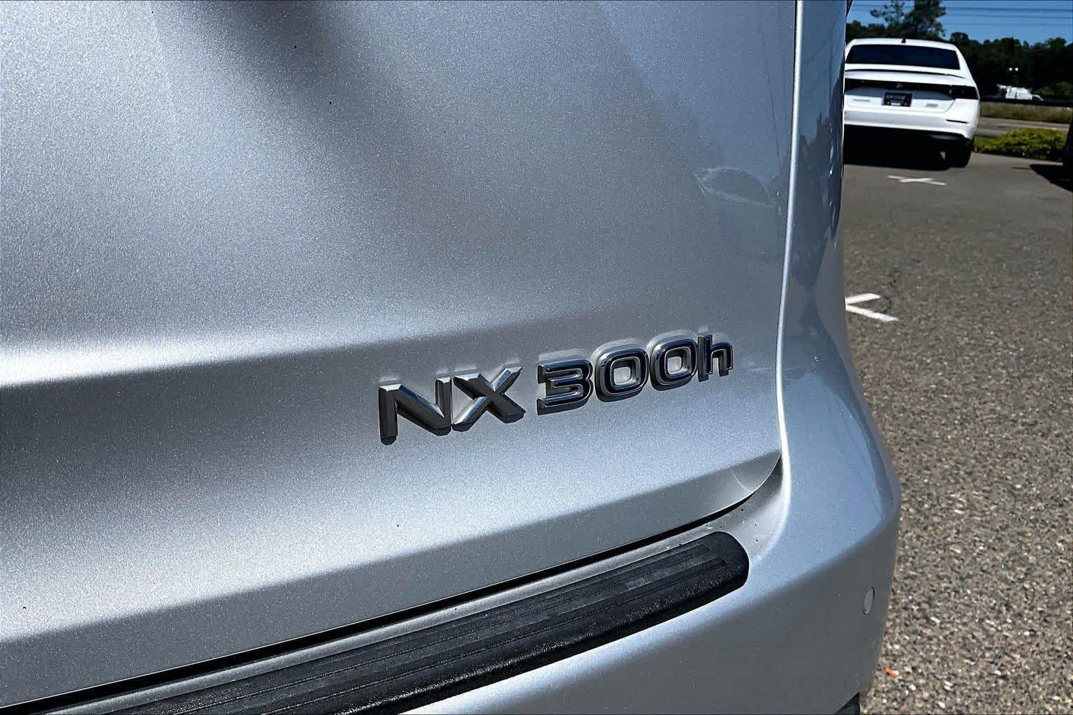 Used 2015 Silver Lining Metallic Lexus  image 9