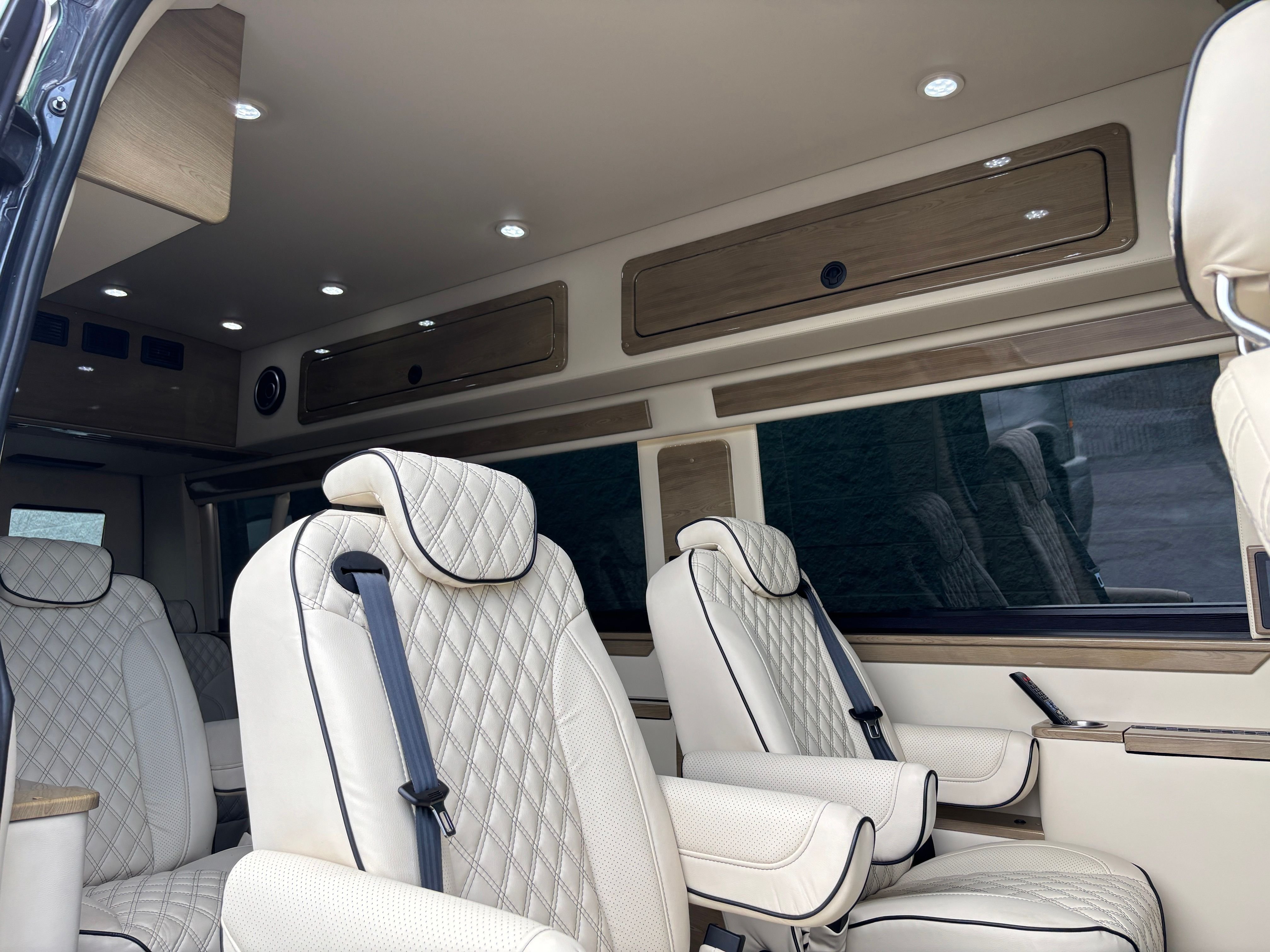 Used 2021 Gray Mercedes-Benz Midwest Touring image 41