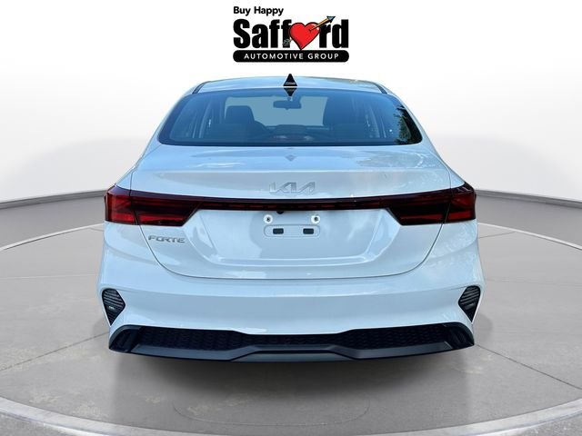 Used 2023 White Kia LXS image 8