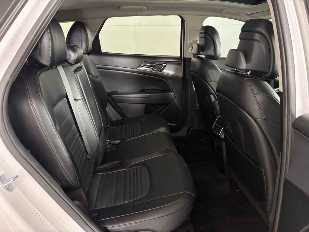 Used 2023 White Kia SX-Prestige image 44