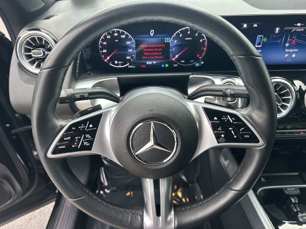 Used 2025 Night Black Mercedes-Benz GLB 250 image 22
