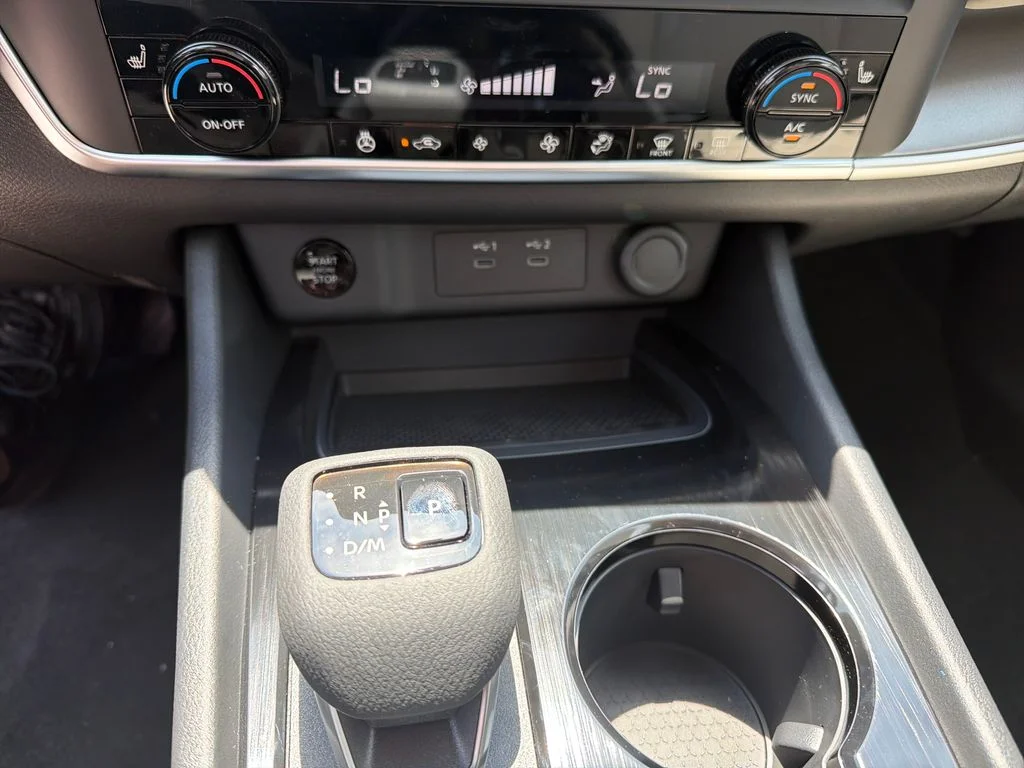 New 2026 Everest White Pearl TriCoat Nissan Dark Armor™ image 28
