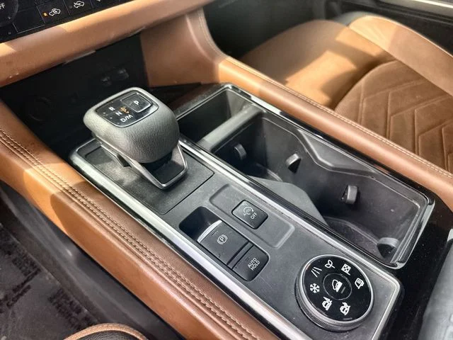 Used 2023 Black Nissan Platinum image 19