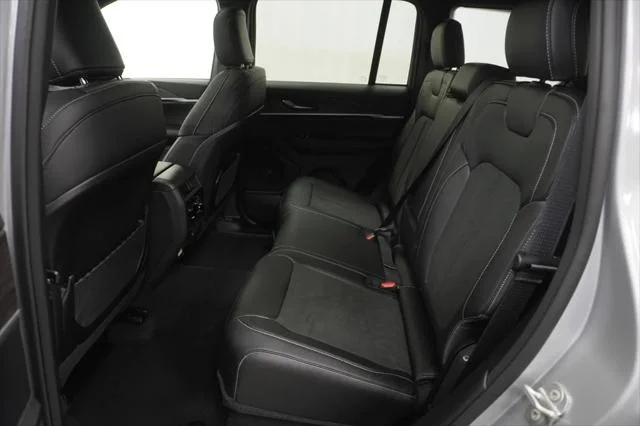 New 2026 Silver Zynith Exterior Paint Jeep Laredo image 17