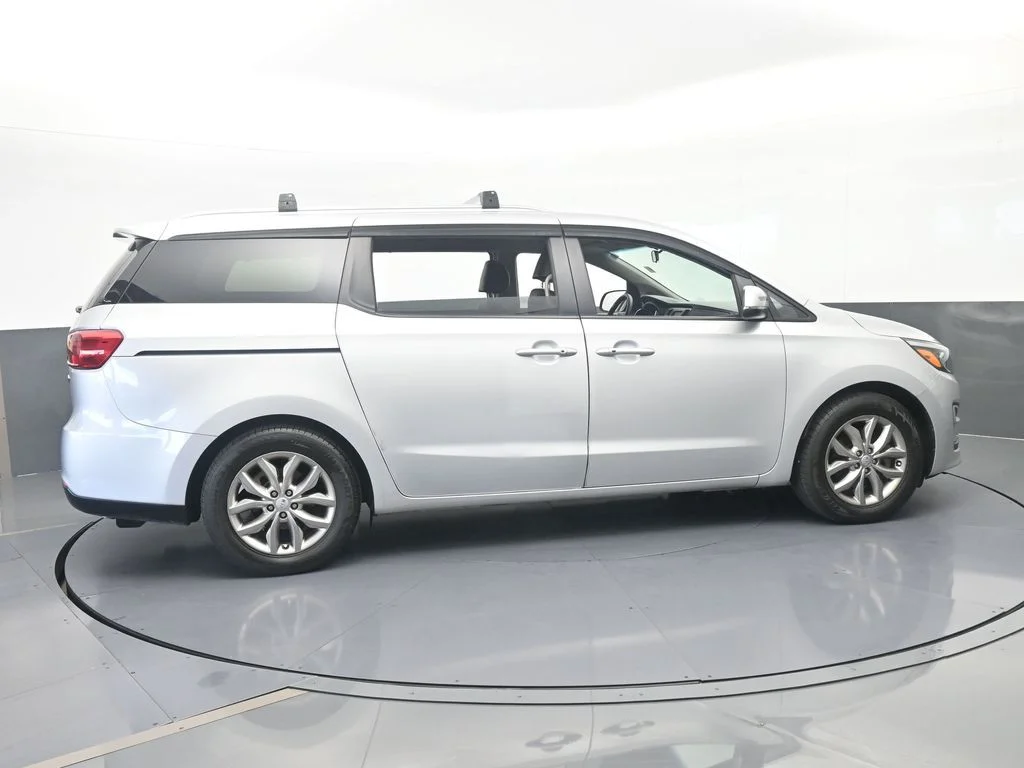 Used 2021 Silky Silver Kia EX image 7