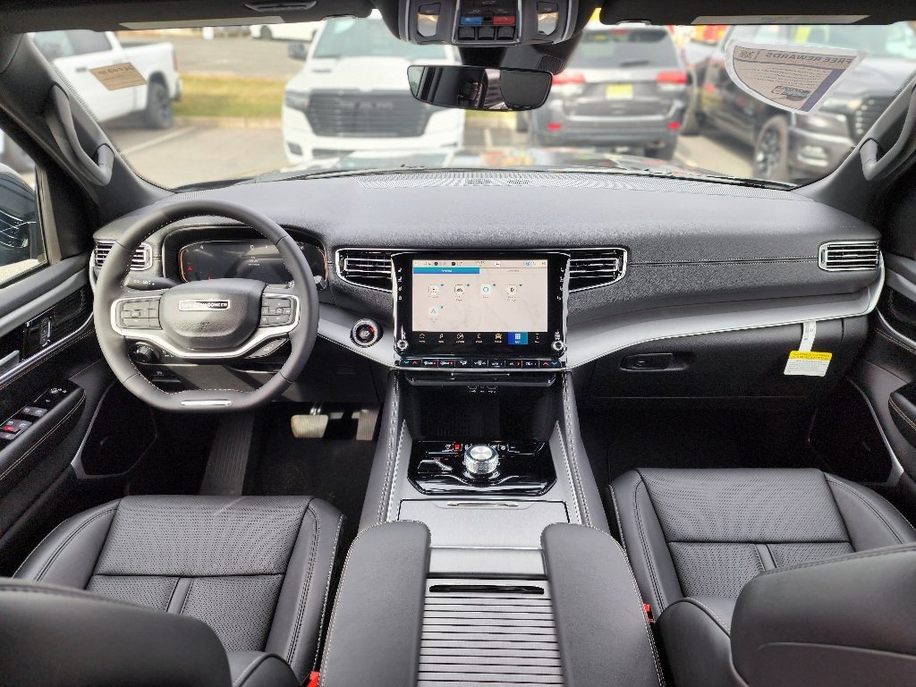 New 2026 High Gloss Black Exterior Paint Jeep Limited Altitude image 2