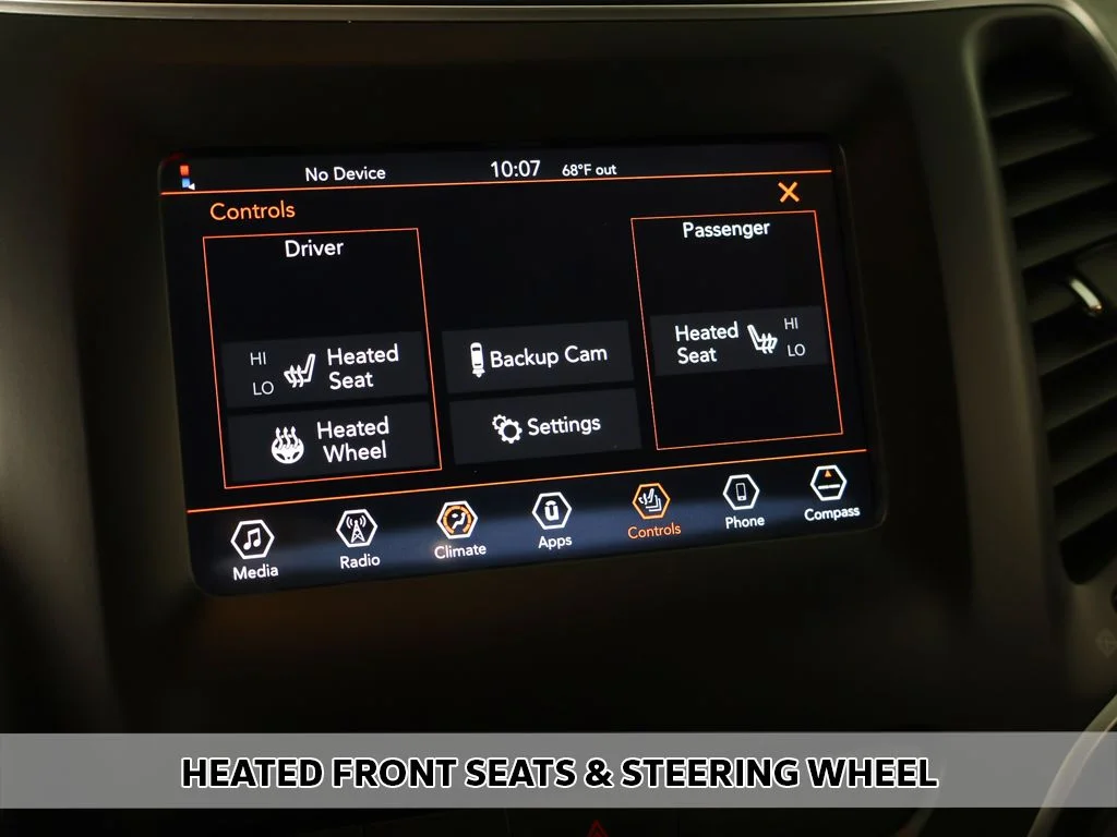 Used 2019 Gray Jeep Latitude Plus image 5