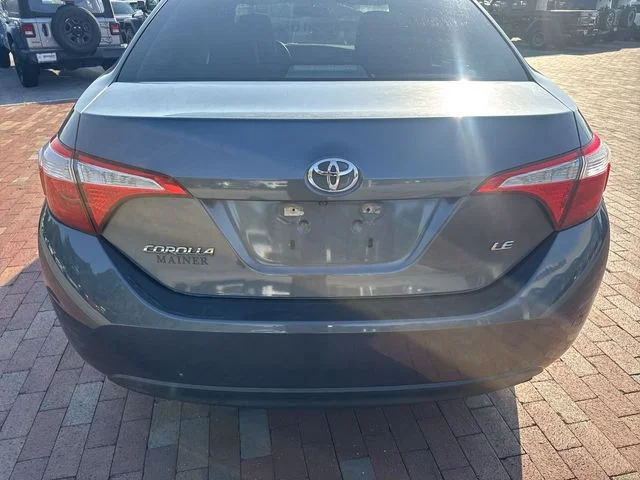 Used 2015 Gray Toyota LE image 9